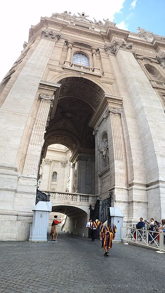 File:St peters piazza5.jpg